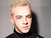 Salmo sfonda ” Di nuovo ” le classifiche Musicali