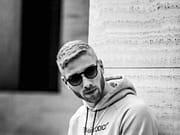 Layz presenta il suo nuovo singolo: “Lazzaro”