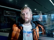 Venerus torna con “Ti Penso”: un nuovo viaggio tra nostalgia, sogno e verità urbana