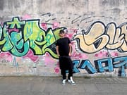 Cajo lancia „+TTOSTOKE?!“ in radio: ironia, ritmo e identità maltrattata Cajo